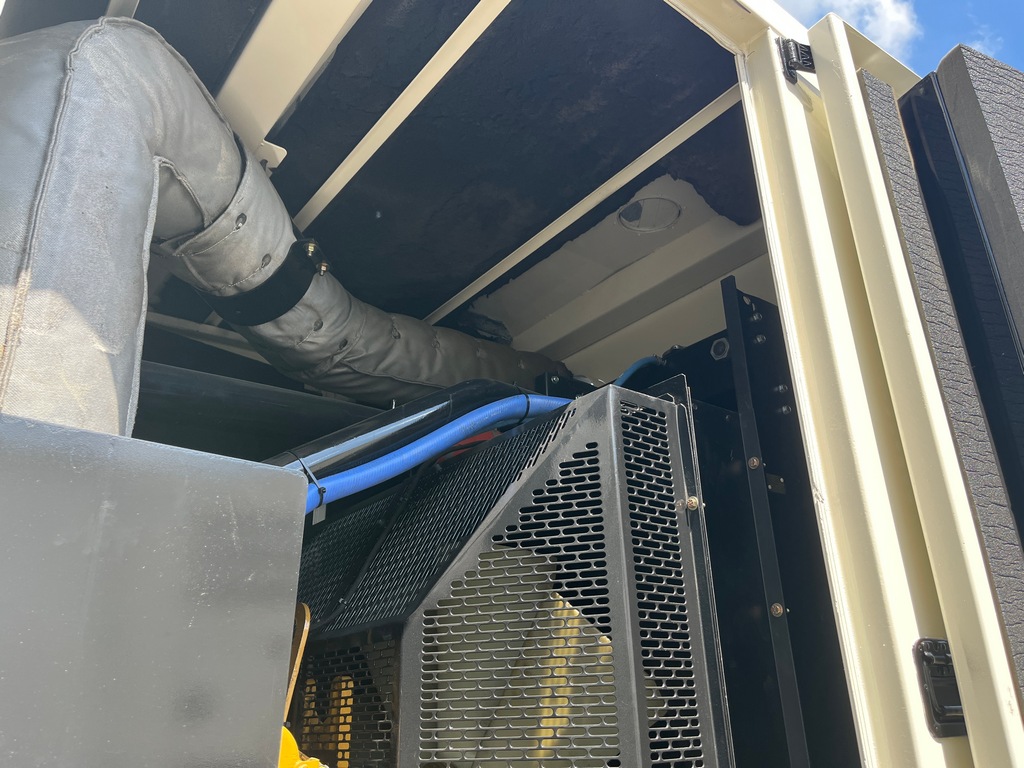 Refurbished CAT XQ400 Generator Set Refurbished CAT XQ400 Generator Set - Image 15