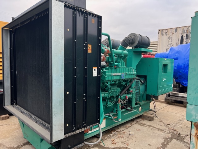 Used 750kW Cummins QST30-G5 Generator Set Used 750kW Cummins QST30-G5 Generator Set - Image 2