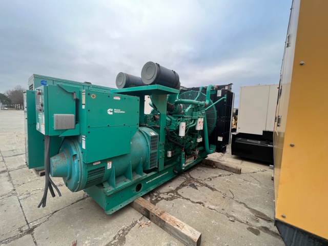 Used 750kW Cummins QST30-G5 Generator Set Used 750kW Cummins QST30-G5 Generator Set - Image 4